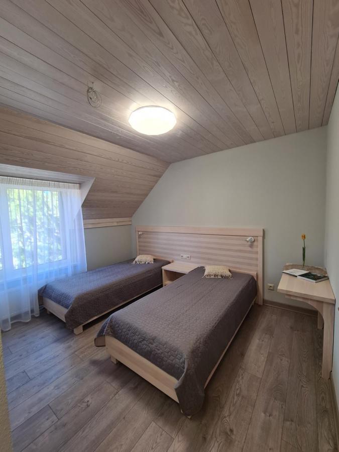 Viesu Nams Upe Hotell Roja Eksteriør bilde