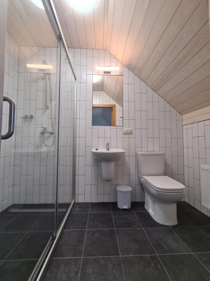 Viesu Nams Upe Hotell Roja Eksteriør bilde