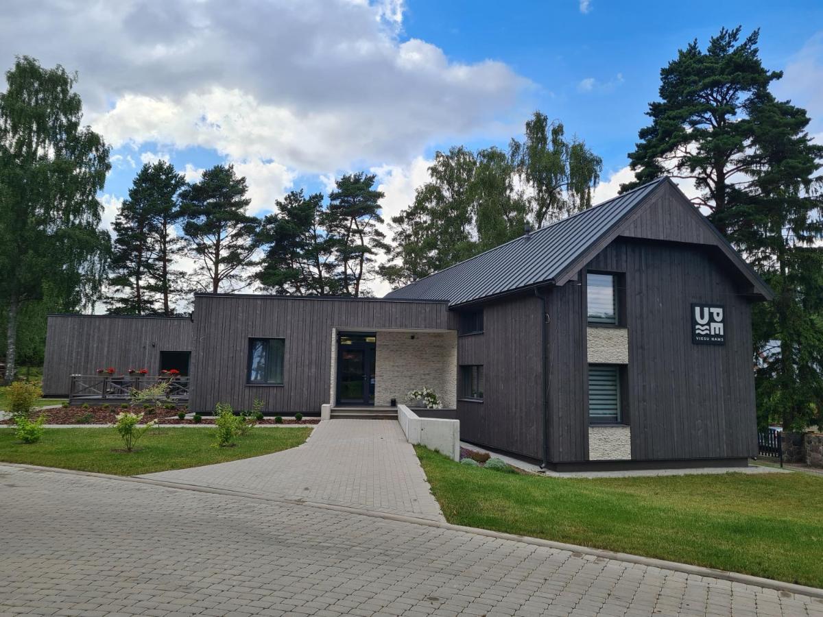 Viesu Nams Upe Hotell Roja Eksteriør bilde